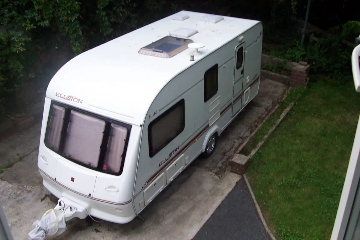 Elddis Elusion 4 berth caravan - Image 1