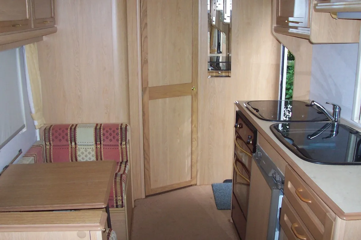Elddis Elusion 4 berth caravan - Image 2