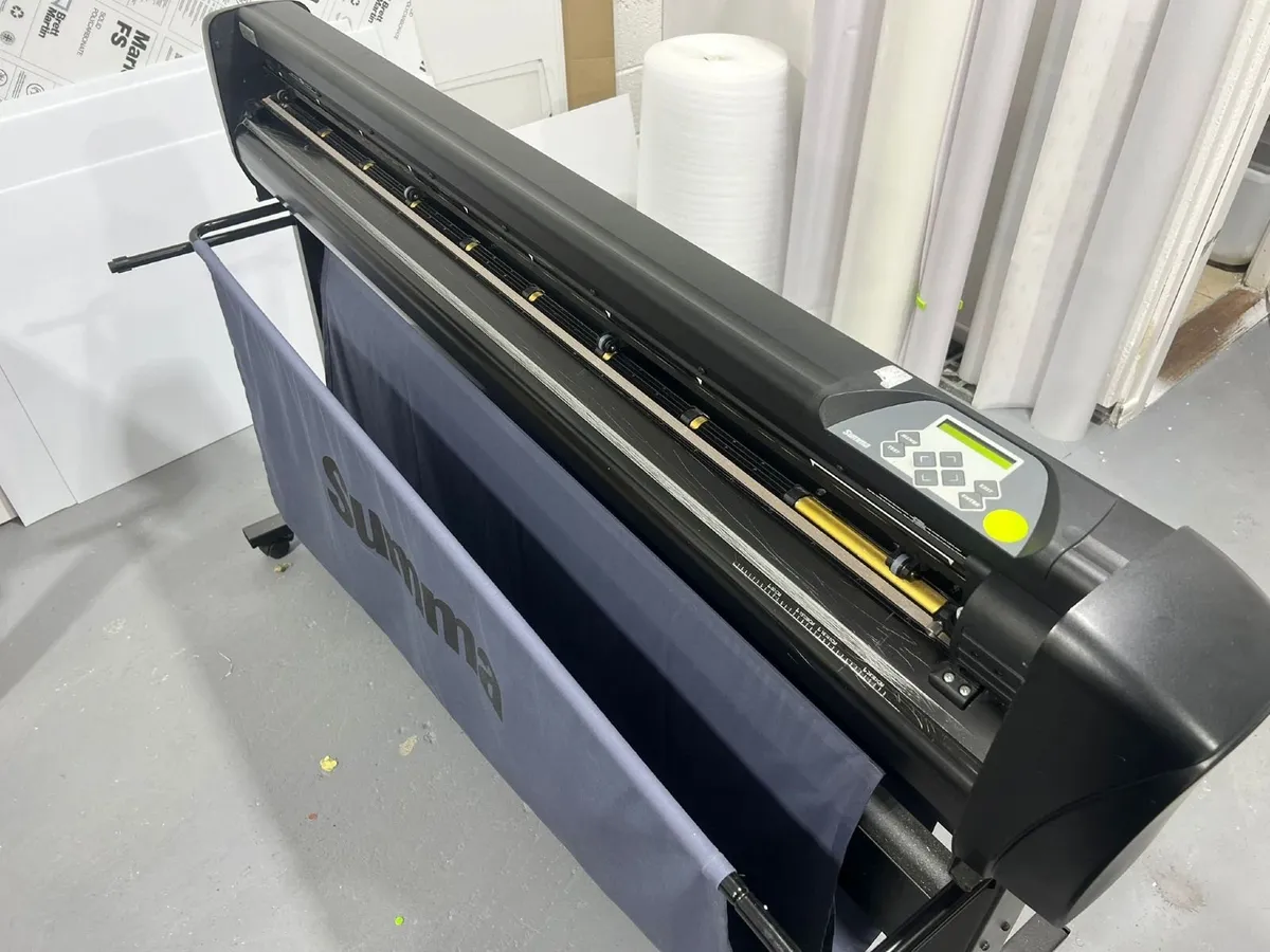 Summa S Class Professional Vinyl Cutter - Image 1