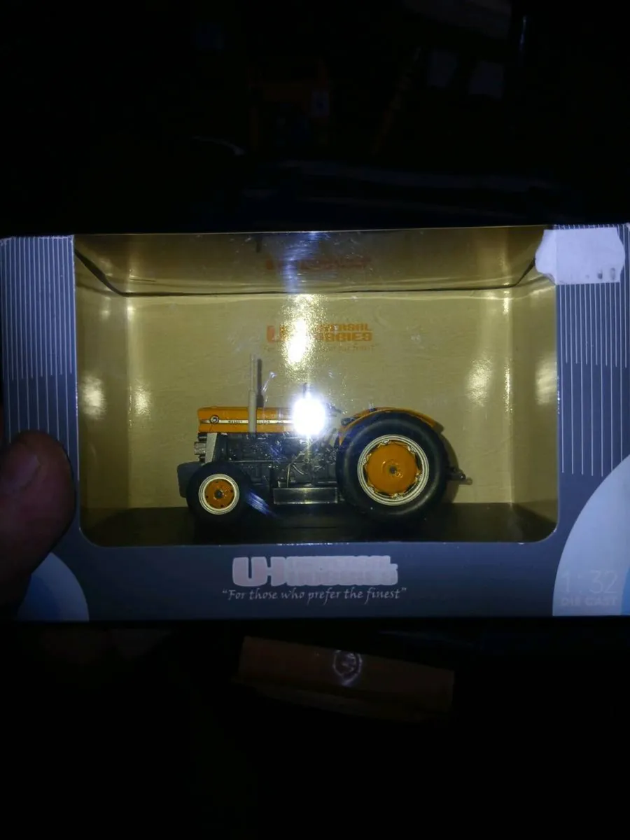Massey 135 + trailer - Image 1