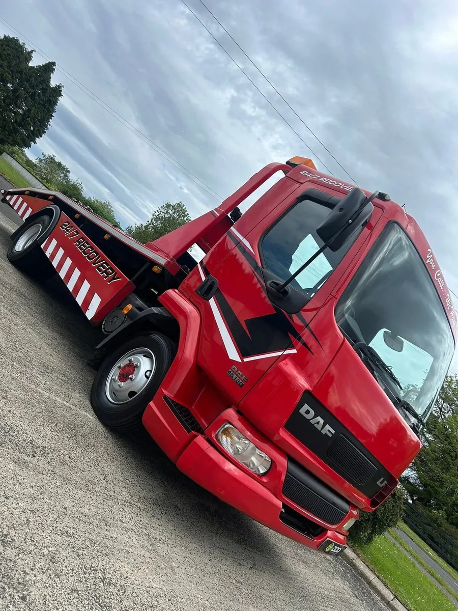 Daf recovery truck - Image 1