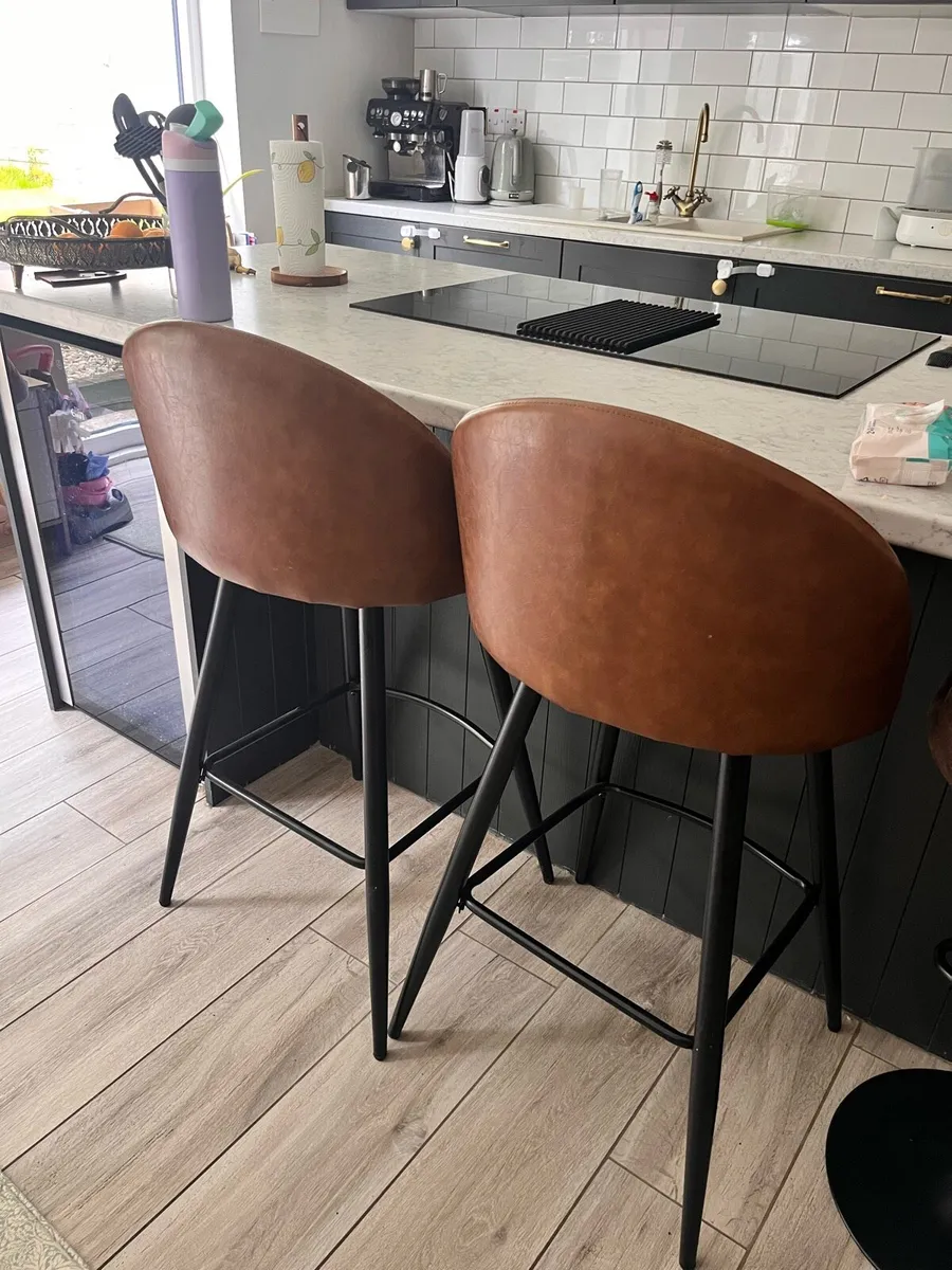Kitchen island stools - Image 1