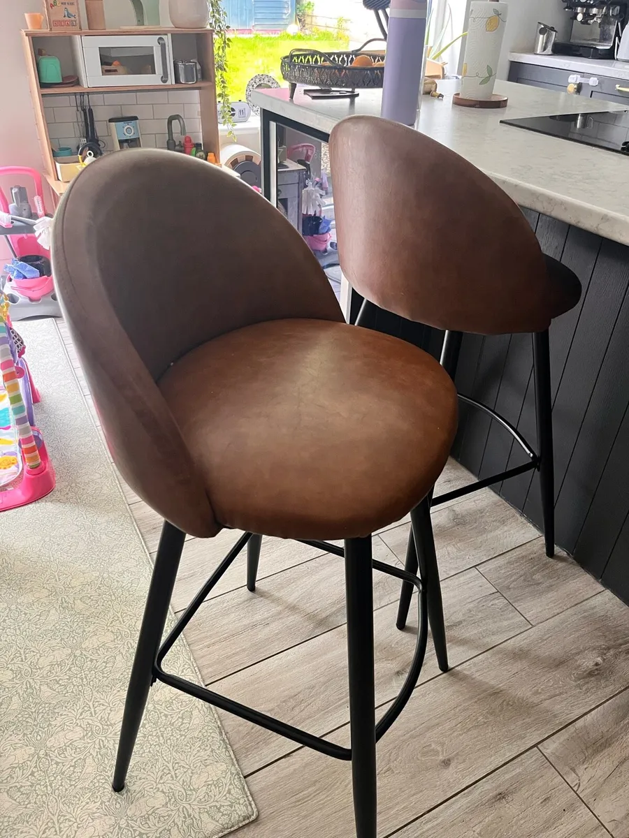 Kitchen island stools - Image 4