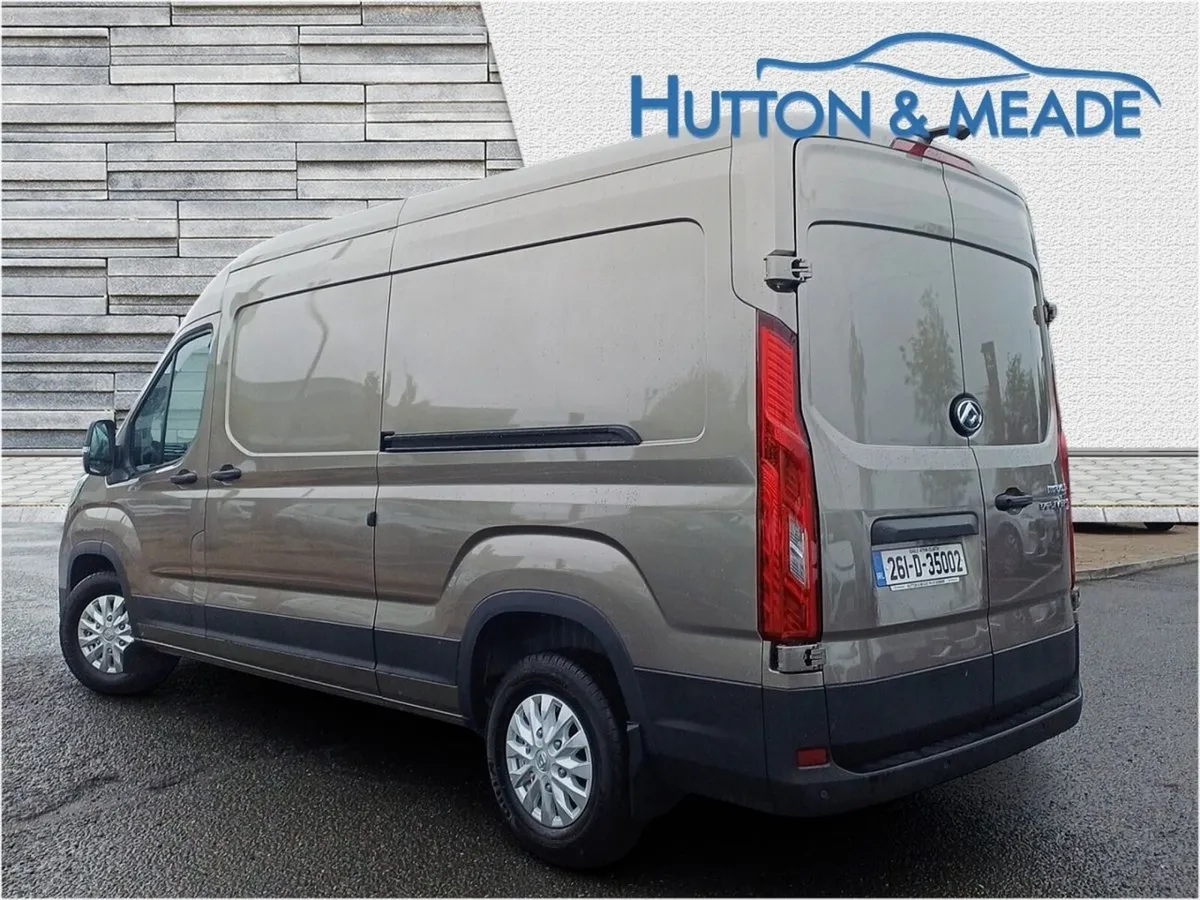 Maxus DELIVER 9 L3H2 Lux Panel Van - Image 3