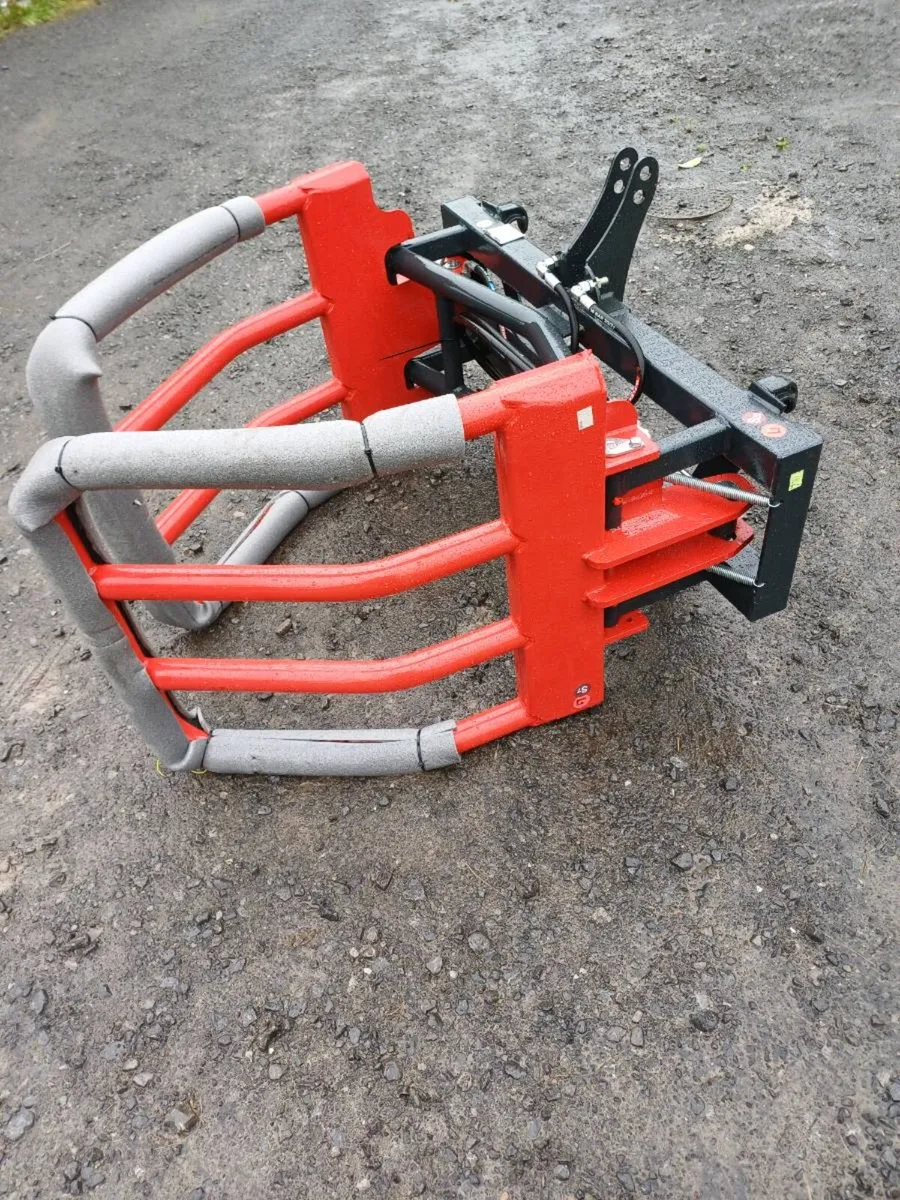 Round bale soft hands