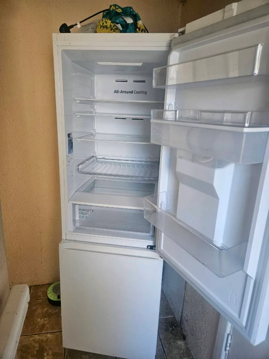 Fridge freezer - Image 2