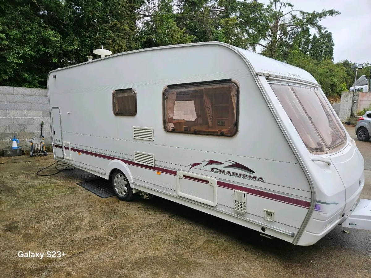 2004 SWIFT CHARISMA 570 - Image 3