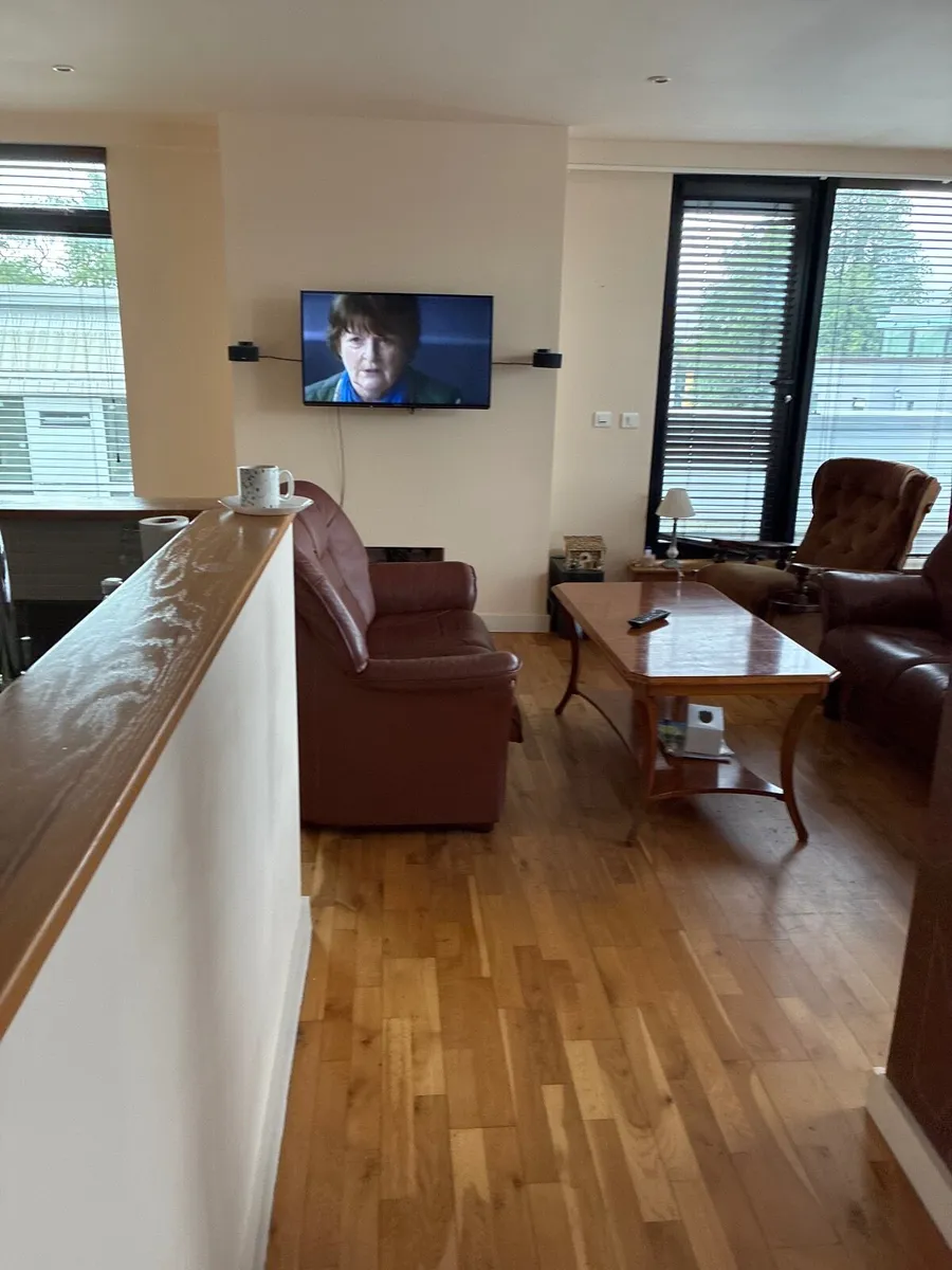 Renting Killarney Approximately 6 months - Image 1