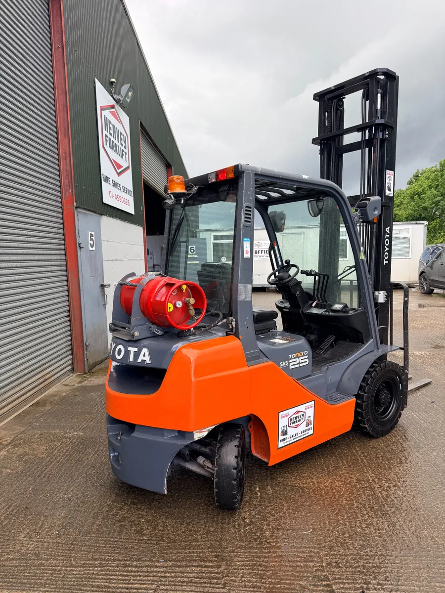 Toyota forklifts - Image 1