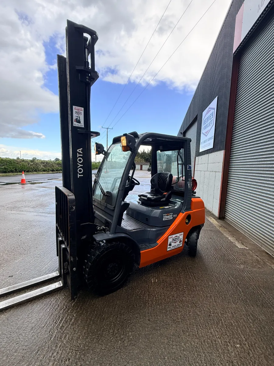 Toyota forklifts - Image 2
