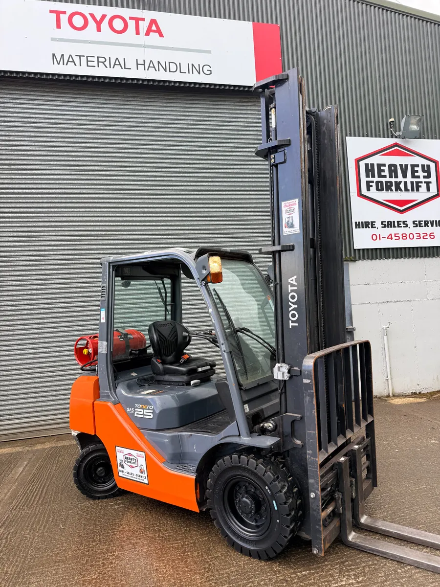 Toyota forklifts - Image 3