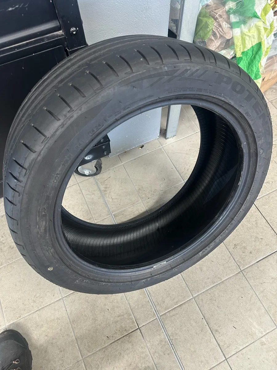 Bridgestone potenza runflat 245/45r19 - Image 1