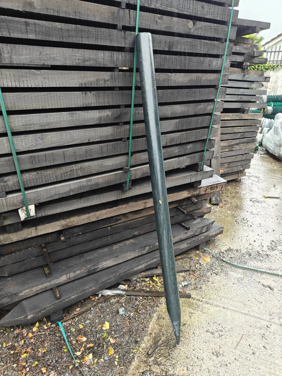 Clearance Sale Fencing Posts *PVC & Octopost* - Image 2