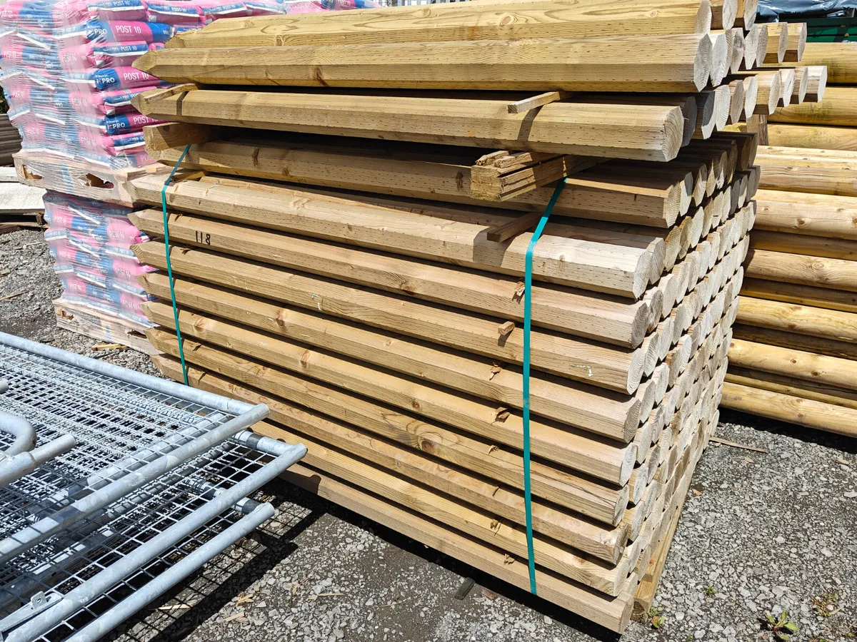 Clearance Sale Fencing Posts *PVC & Octopost* - Image 3