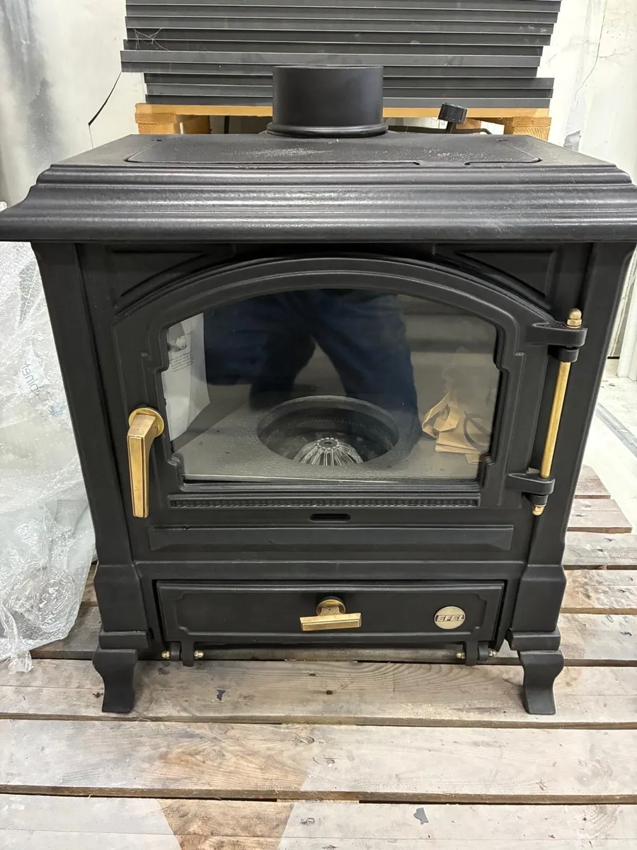 Oil Stove with back boiler. - Image 2