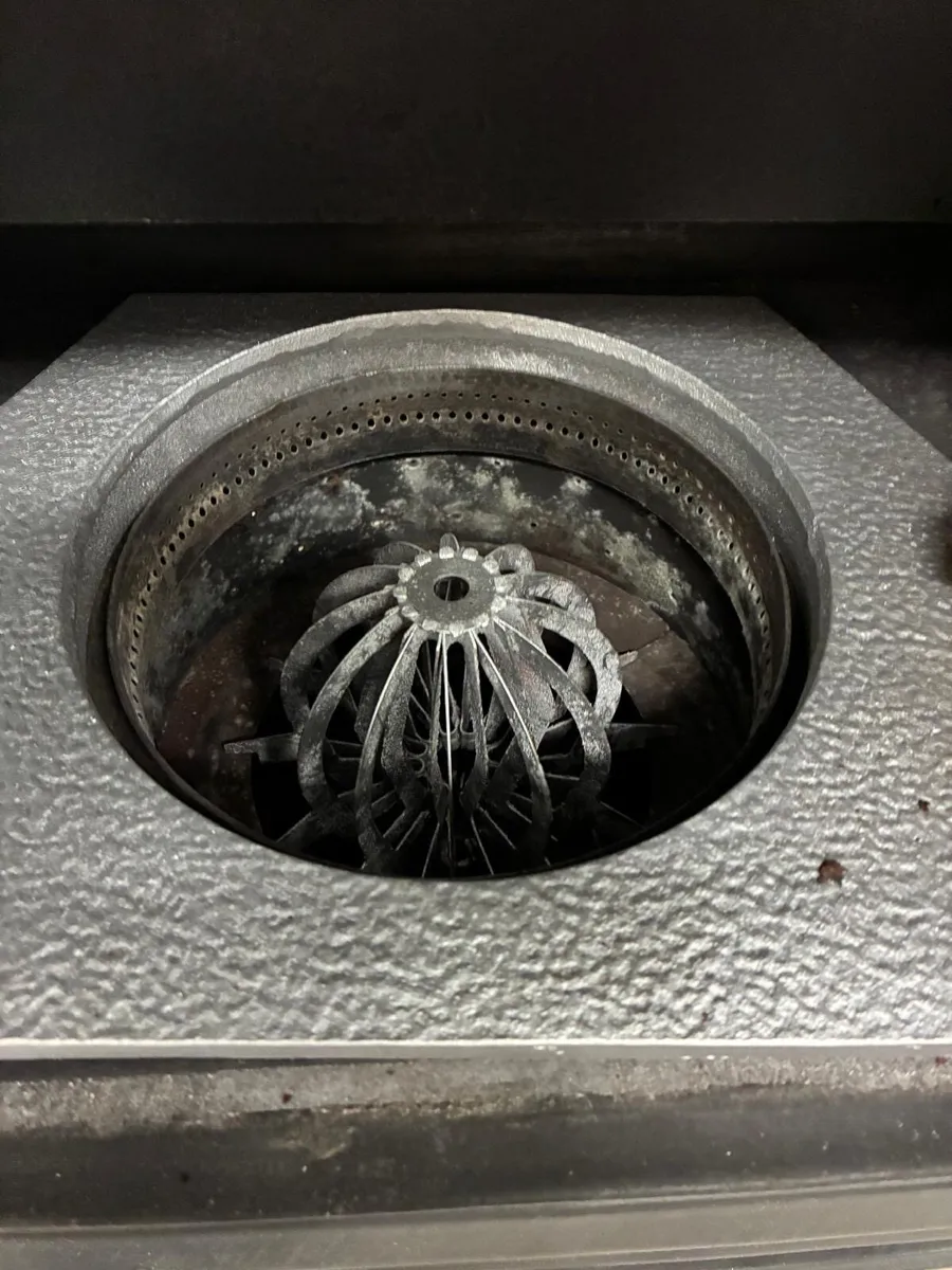 Oil Stove with back boiler. - Image 4