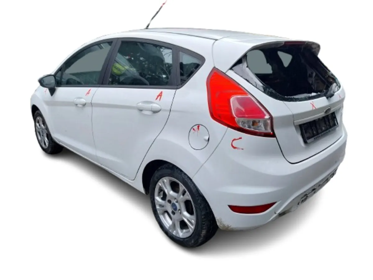 2015 FORD FIESTA For Breaking/Dismantling - Image 4