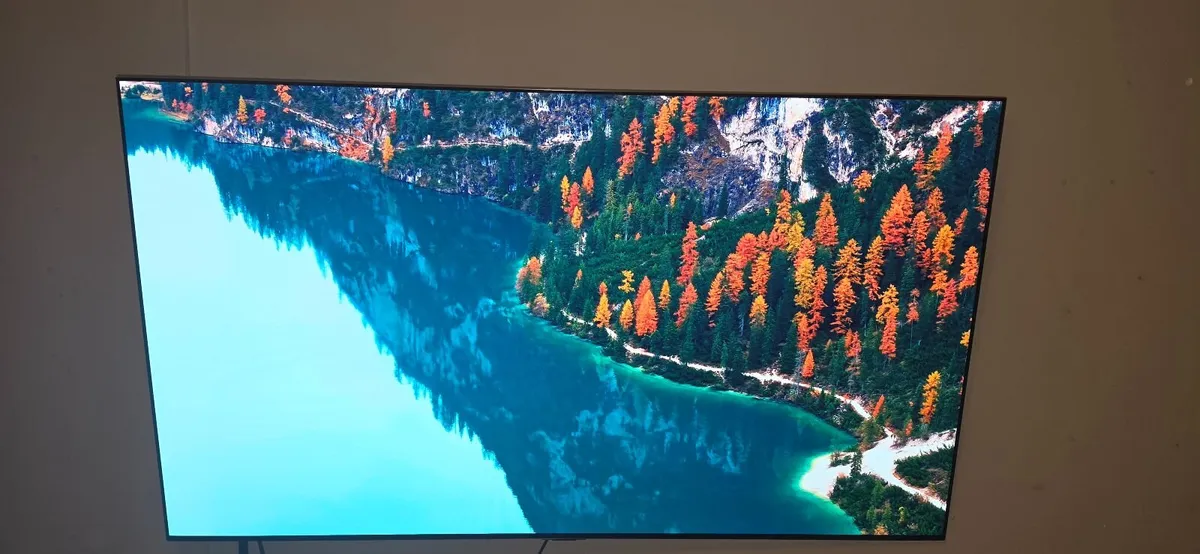 Lg c4 65" oled tv - Image 2