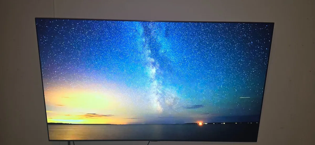 Lg c4 65" oled tv - Image 3