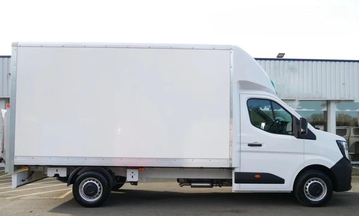 2026 Renault Master Luton Box Van - Image 1