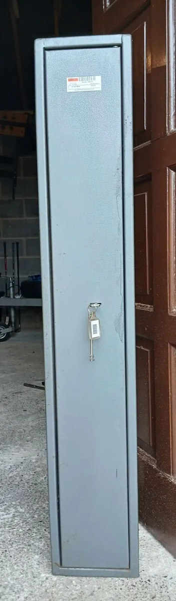 Gun cabinet - Image 2
