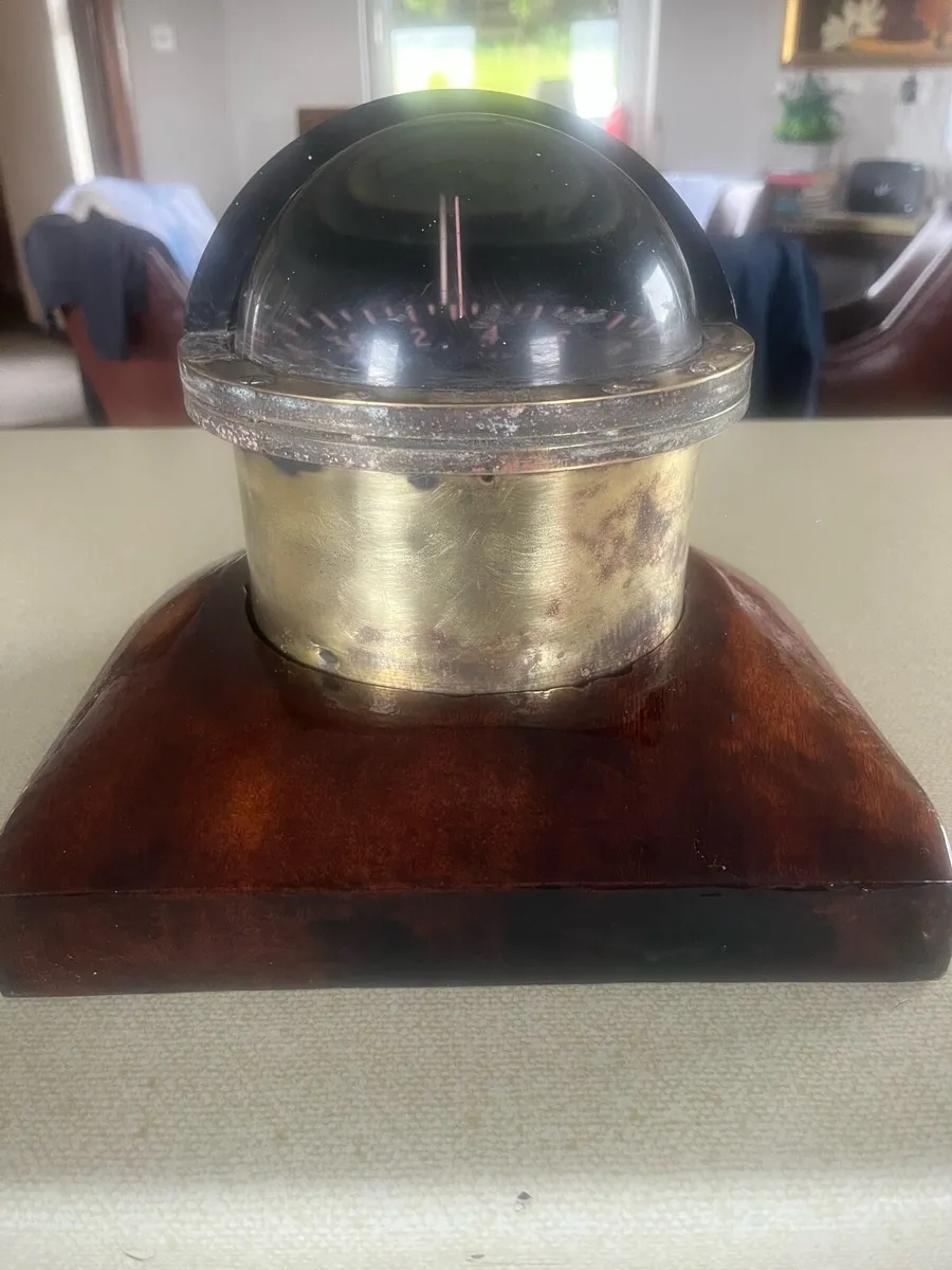 Brass compass - Image 1