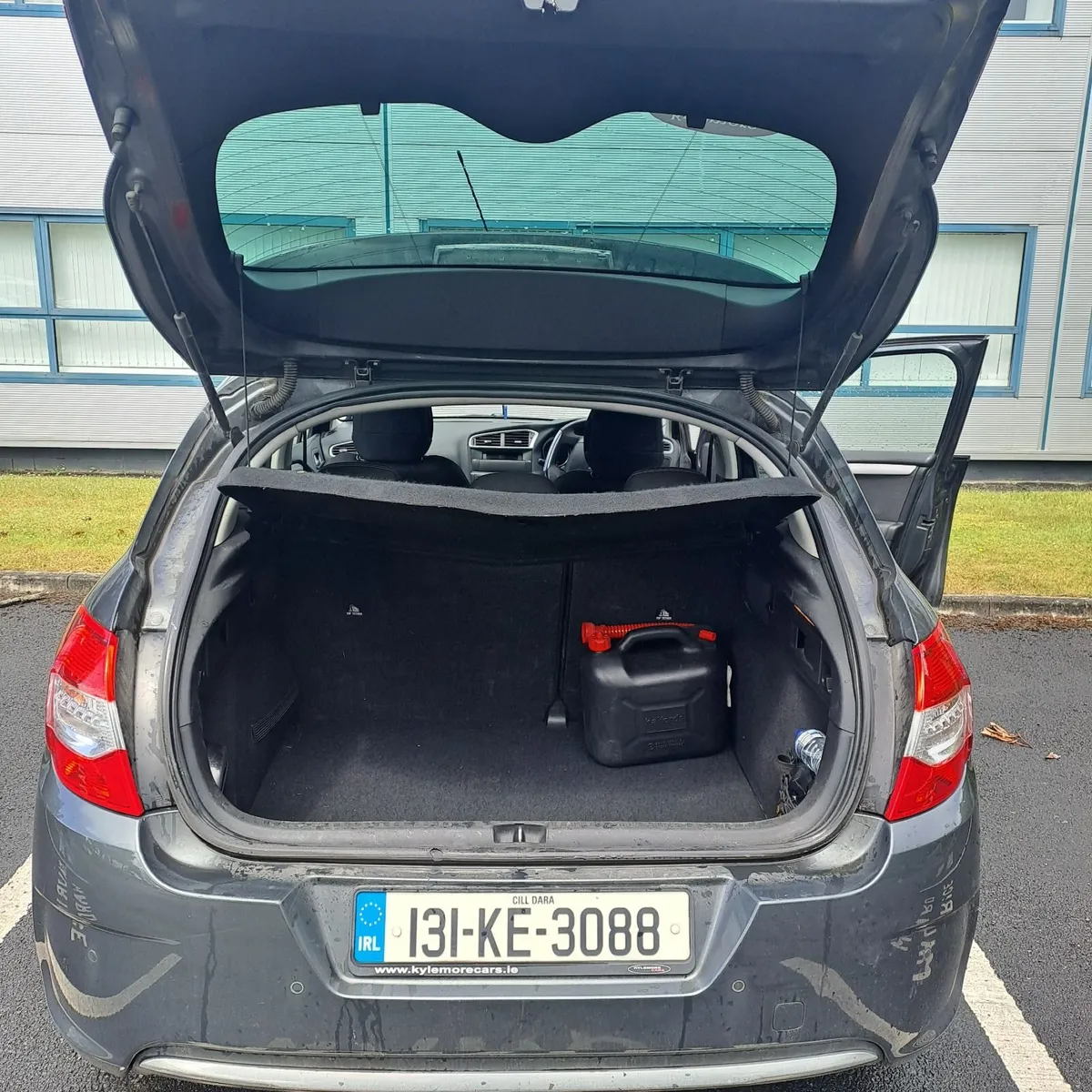 Car - Image 1