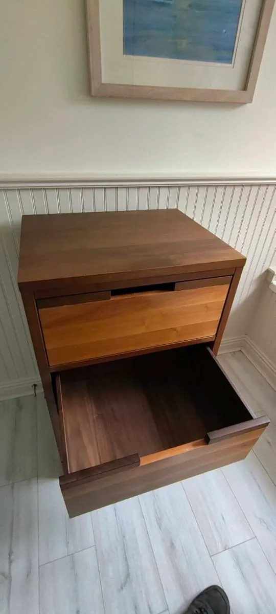 Solid oak Chest of Drawers + bedside cabinet - Image 3