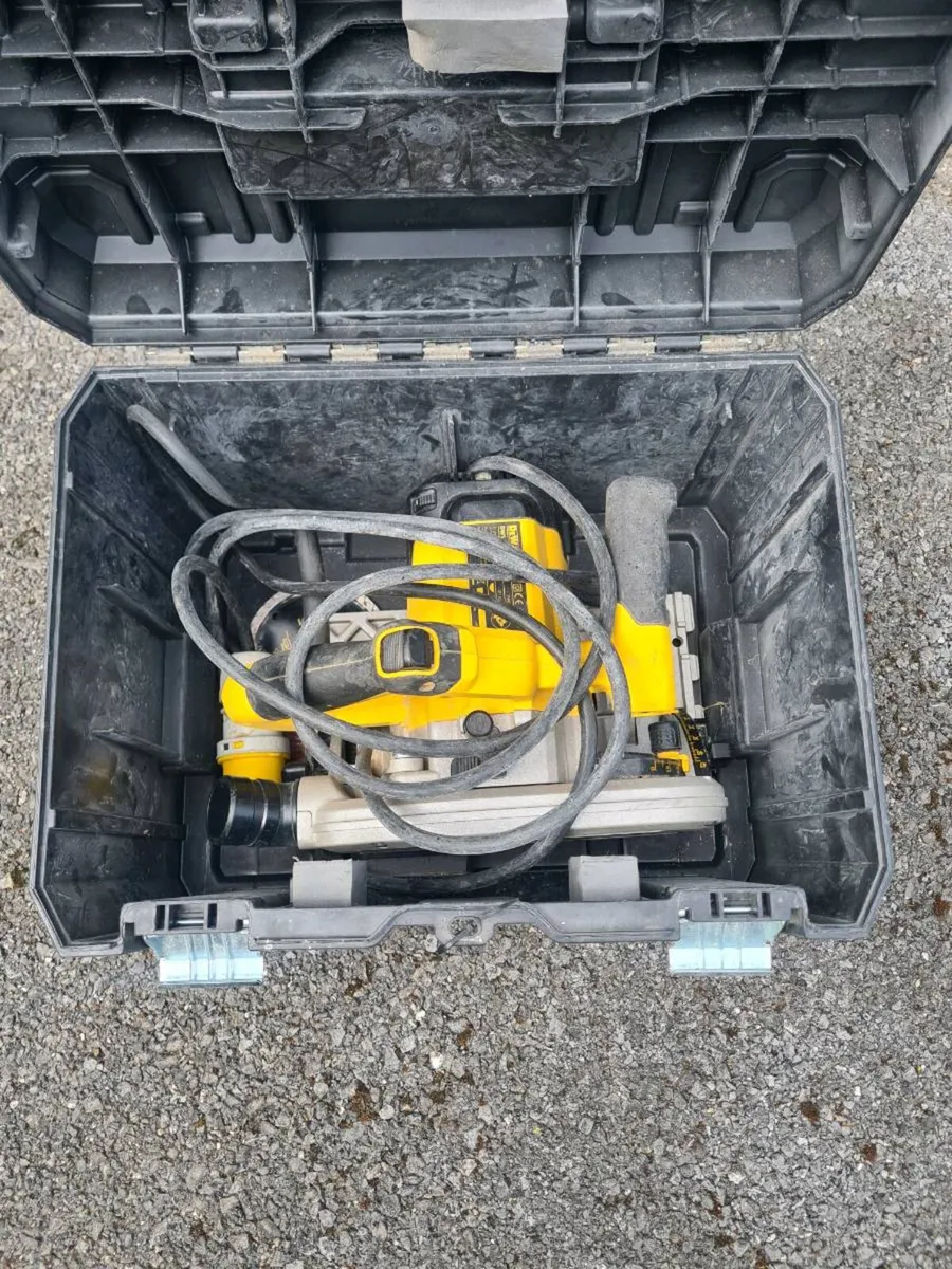 Dewalt 110v plunge saw &1.5mtr Rails - Image 4