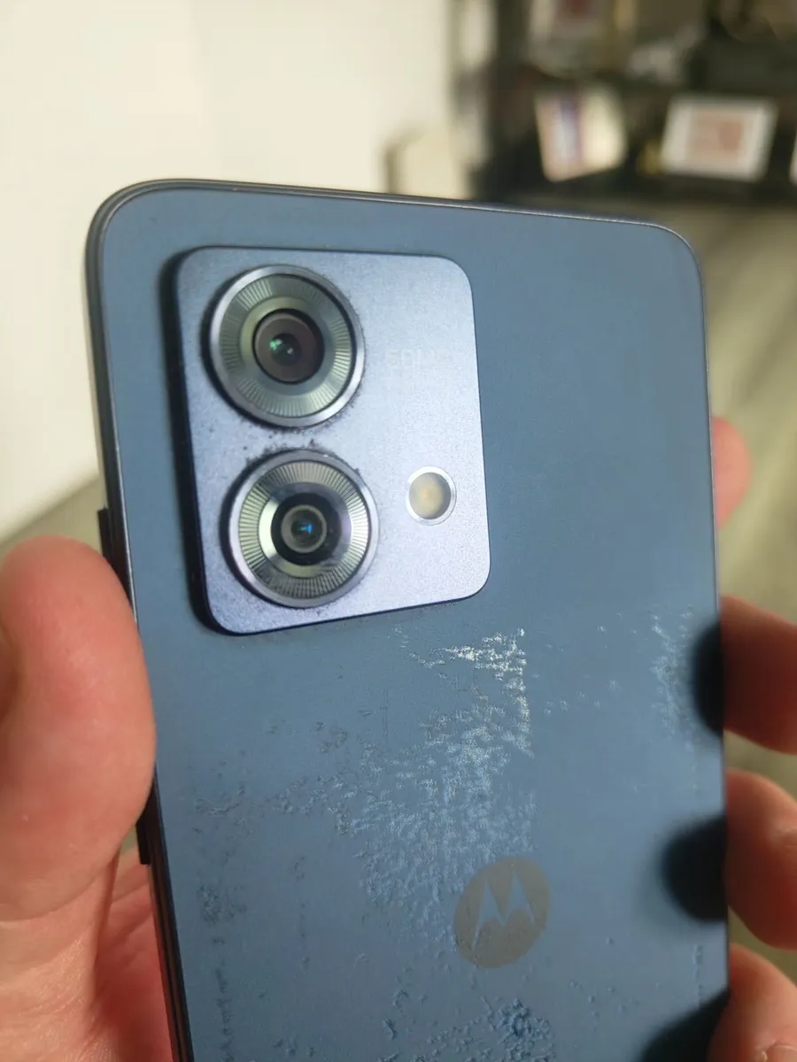 Motorola Moto  84G  5G - Image 3