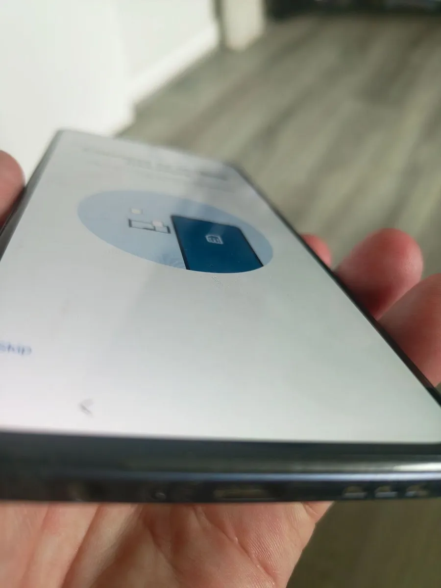 Motorola Moto  84G  5G - Image 4