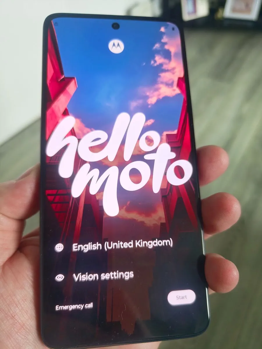 Motorola Moto  84G  5G - Image 1