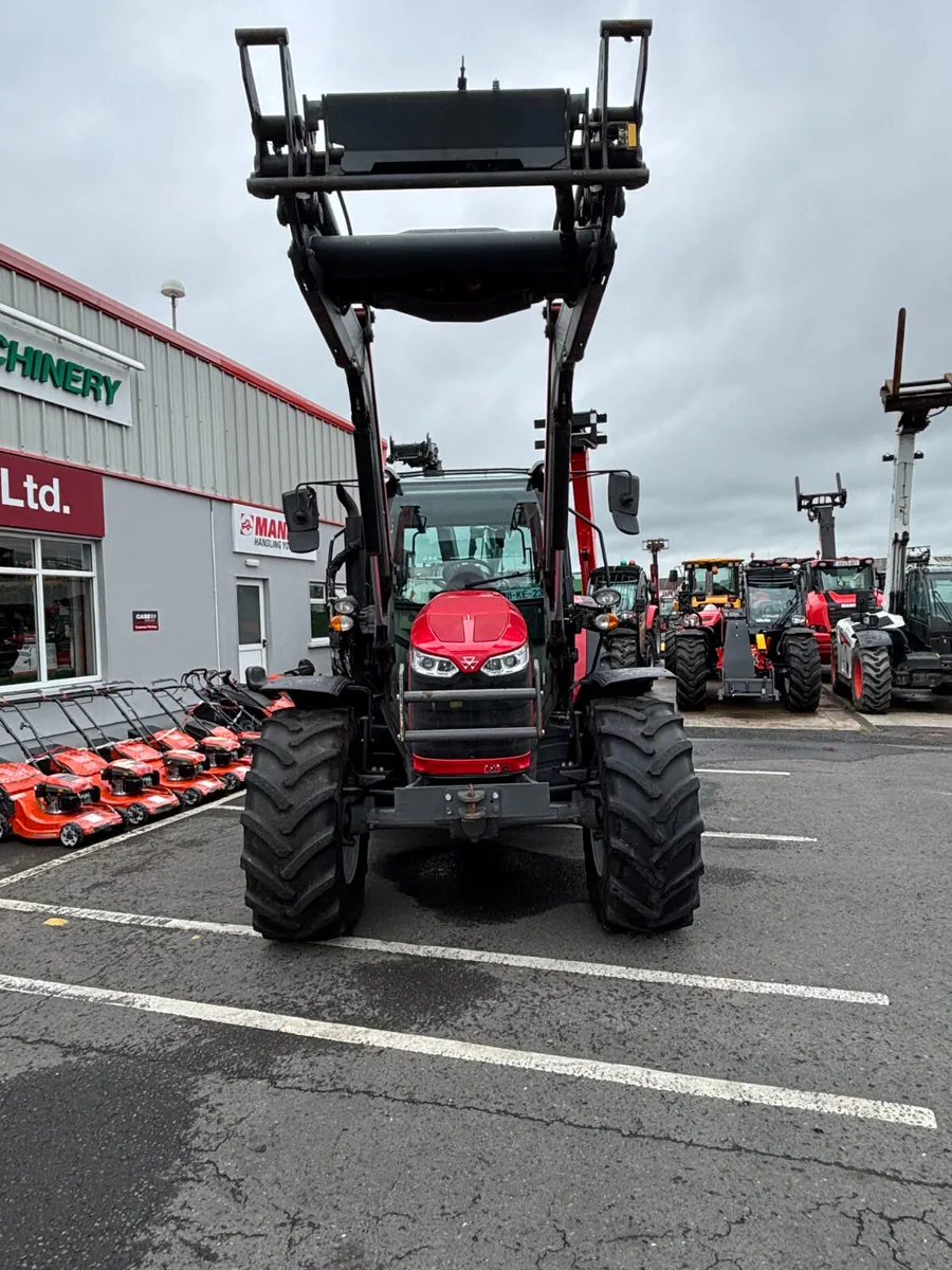 Massey Ferguson 5711 M - Image 2