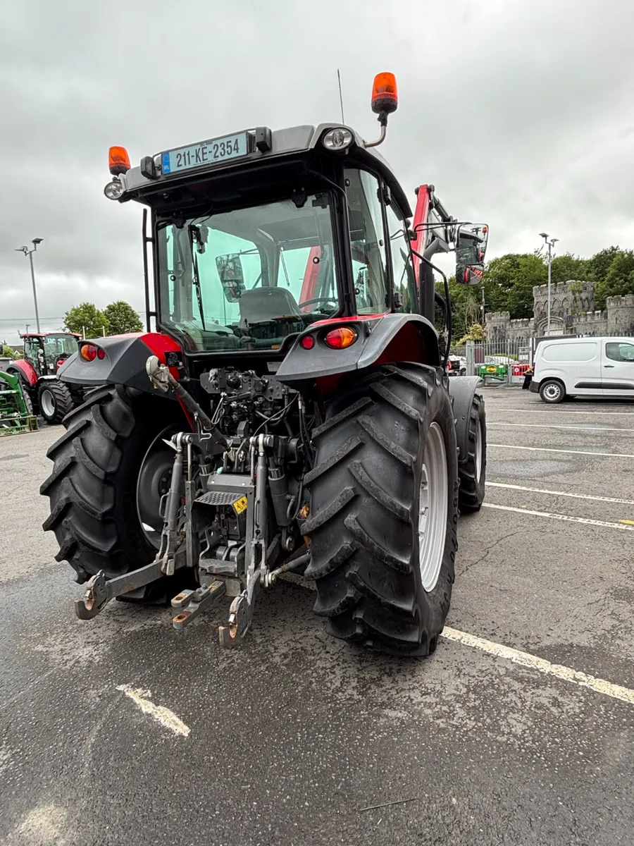 Massey Ferguson 5711 M - Image 4