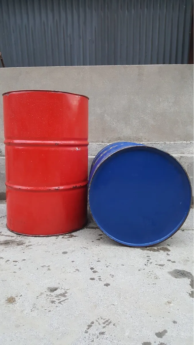 Plastic and Steel Barrels 200 liters - Image 1