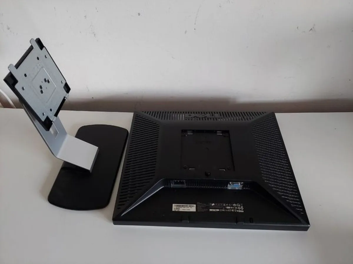 Dell 19" LCD Monitor - Image 3