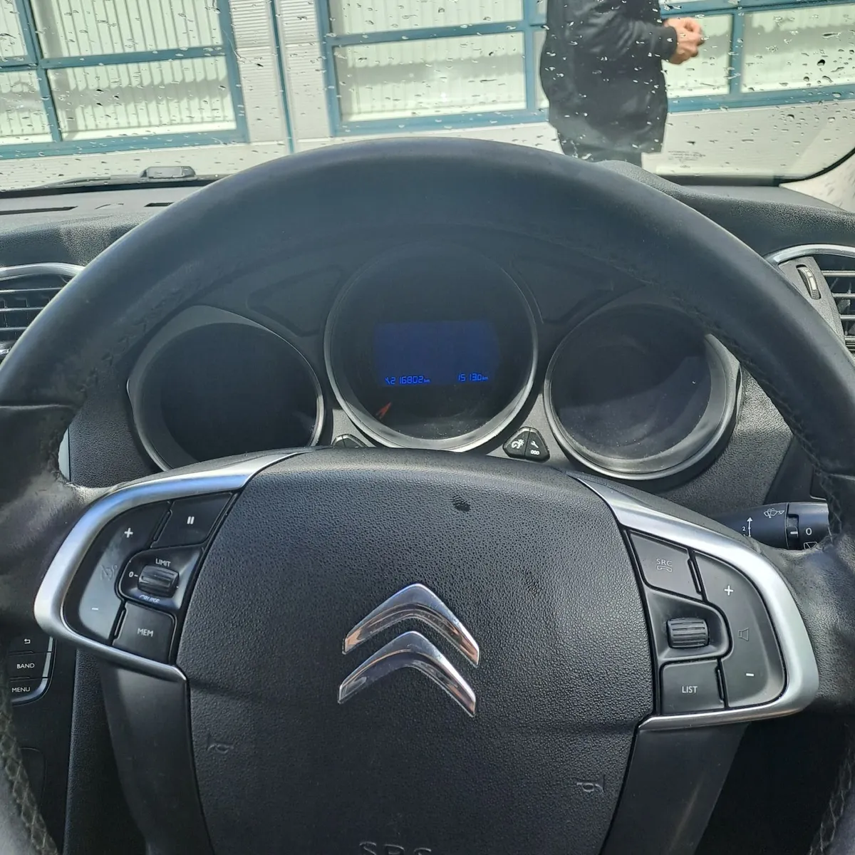 Car - Image 3