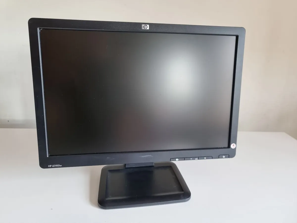 HP 19" LCD Monitor - Image 1