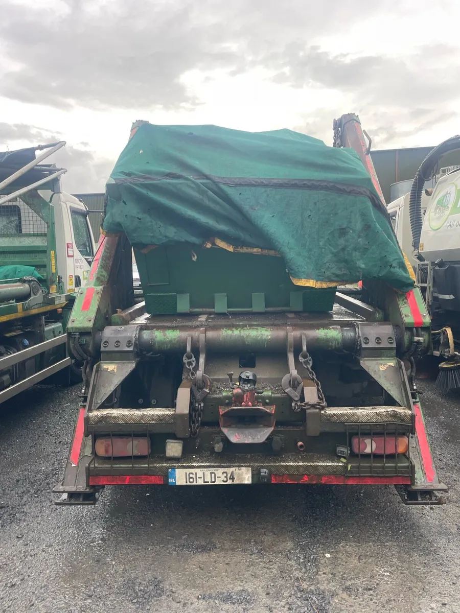 Skip Lorry - Image 2