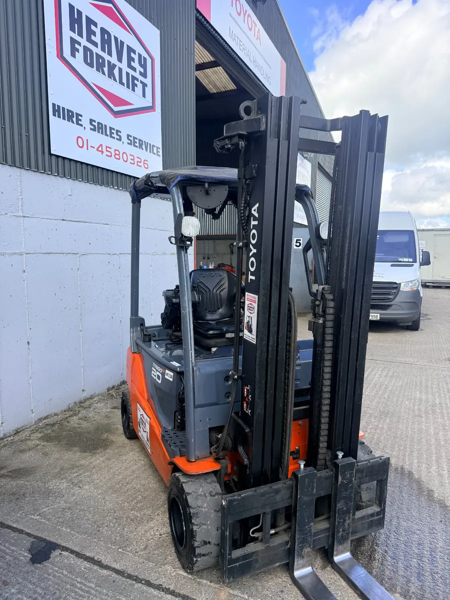 Toyota forklifts - Image 2