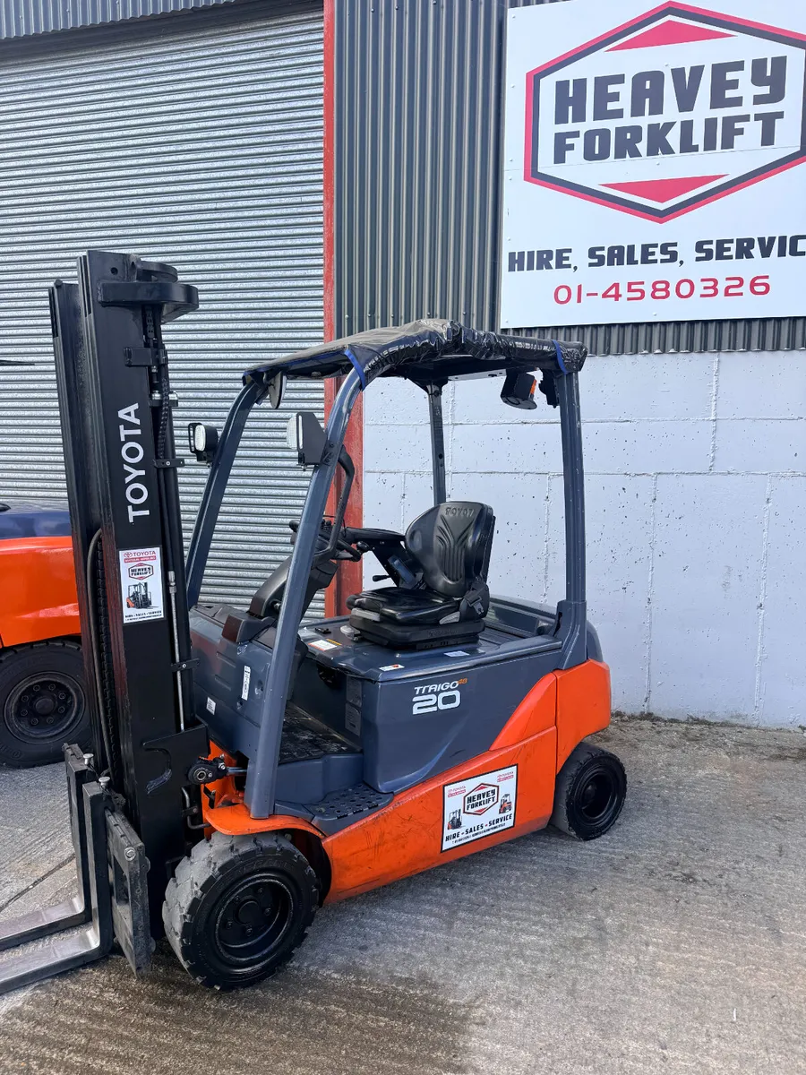 Toyota forklifts - Image 3