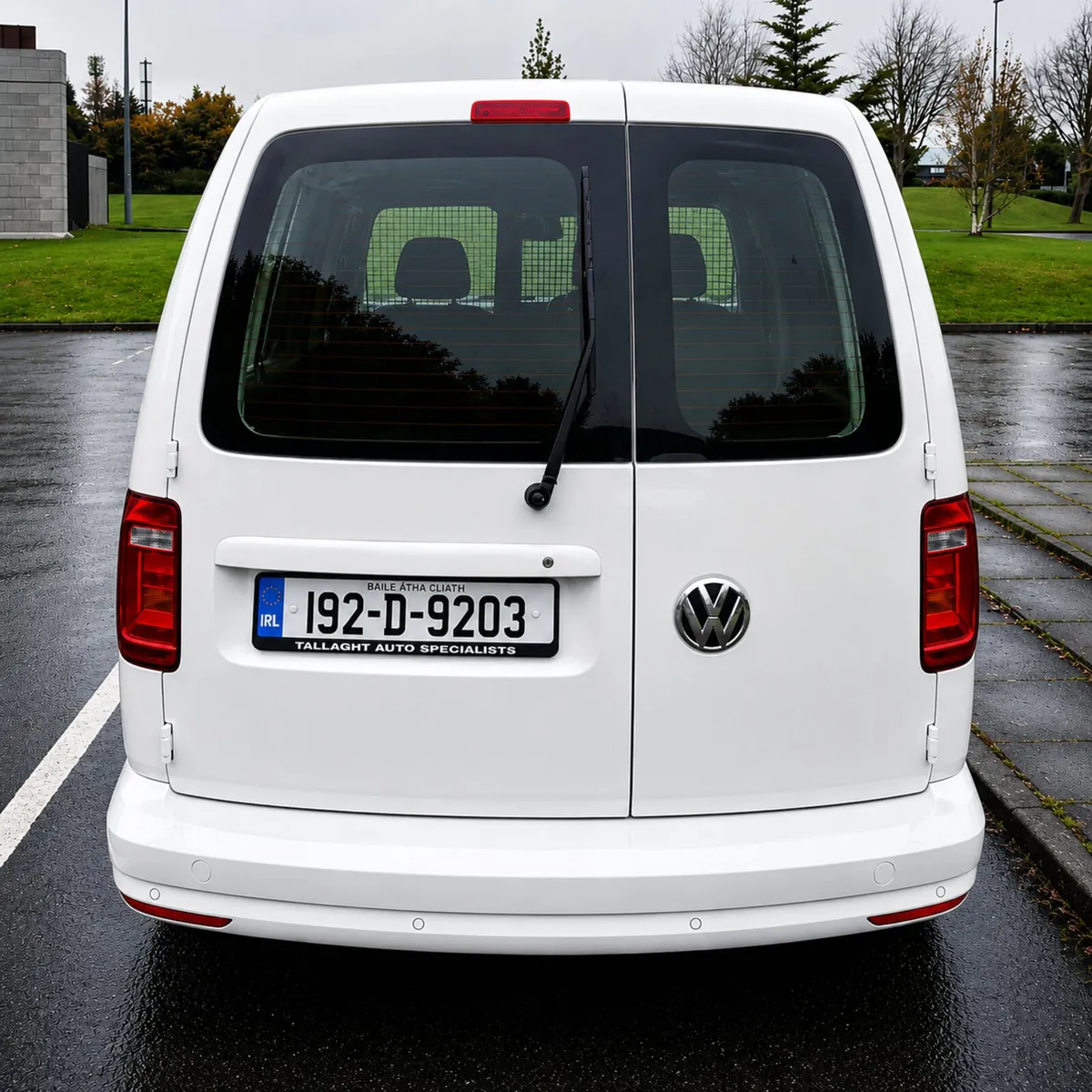 192 Volkswagen Caddy 102Bhp Maxi - Image 3
