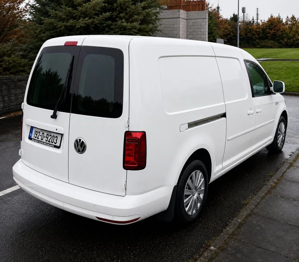 192 Volkswagen Caddy 102Bhp Maxi - Image 4