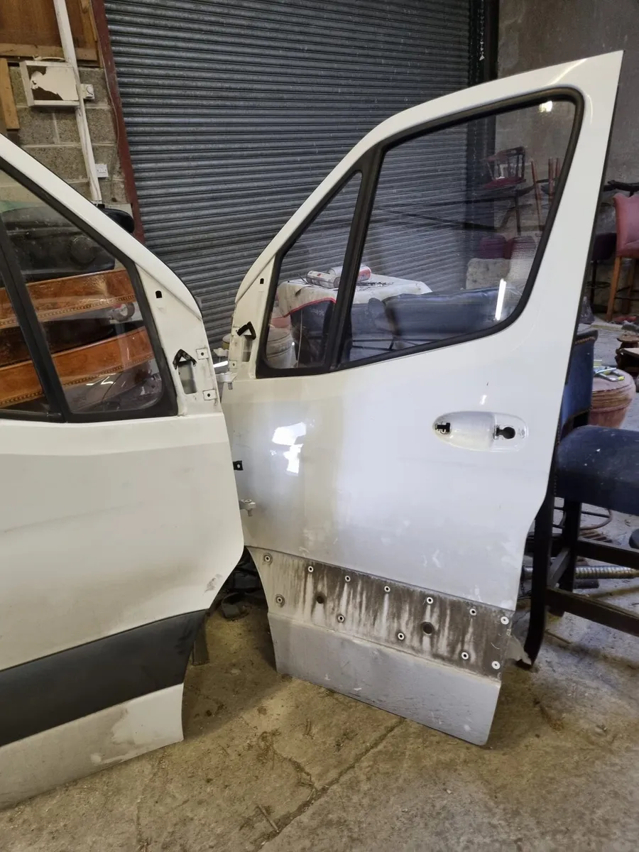 Mercedes sprinter doors bumper grill parts - Image 3