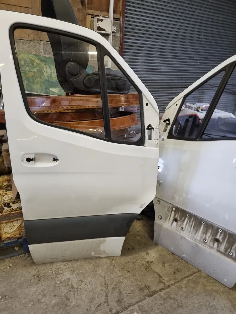Mercedes sprinter doors bumper grill parts - Image 4