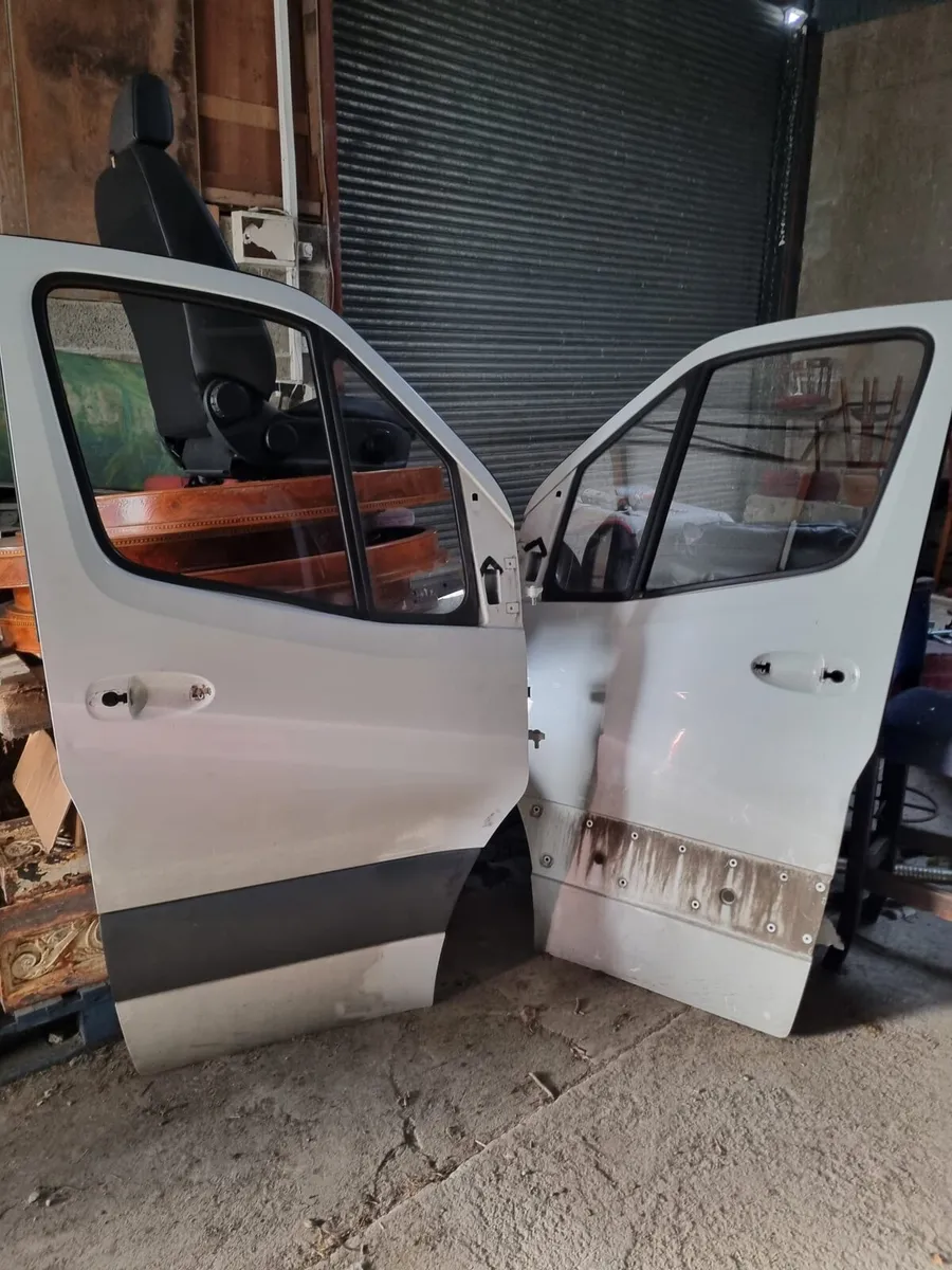 Mercedes sprinter doors bumper grill parts - Image 2