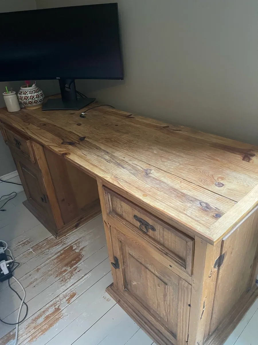 Mexican pine desk with mirror - Image 1