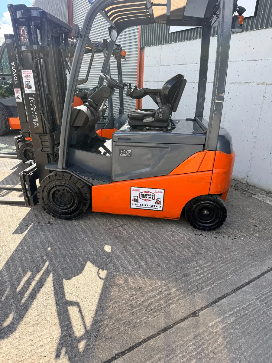 Toyota forklifts - Image 2