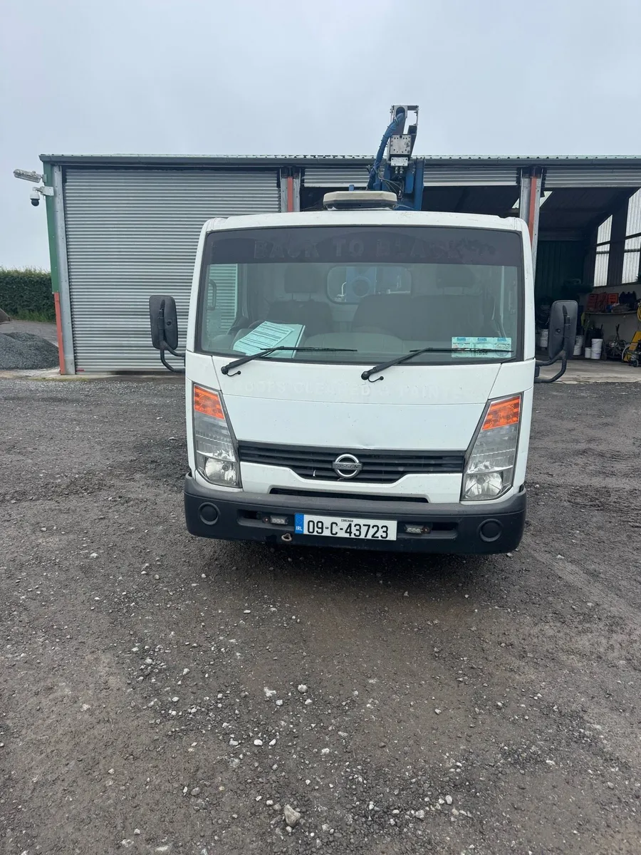 Nissan Cabstar cherrypicker hoist lift - Image 1