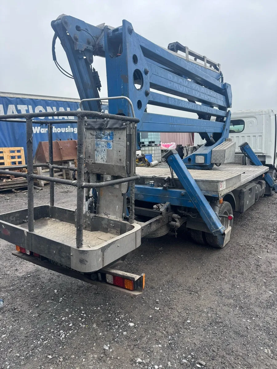 Nissan Cabstar cherrypicker hoist lift - Image 3